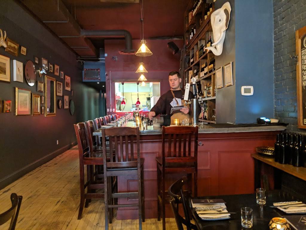 Hunter & Co. | restaurant | 349 Talbot St, London, ON N6A 2R5, Canada | 5196722555 OR +1 519-672-2555