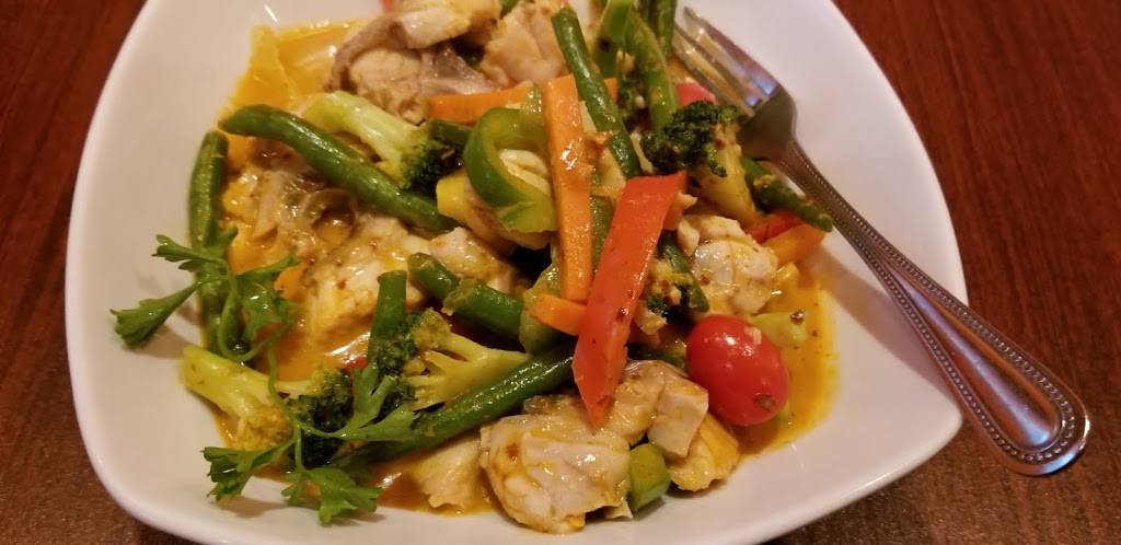 Banana Blossom | restaurant | 2800 Clinton Ave, Cleveland, OH 44113, USA | 2166965529 OR +1 216-696-5529