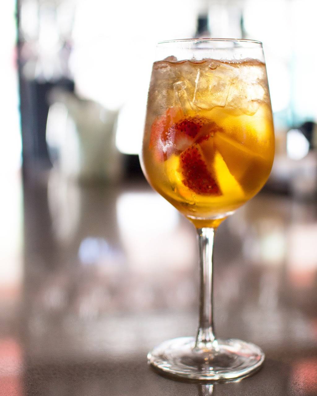 Soulshine Tavern & Kitchen | restaurant | 266 E Main St, New Albany, OH 43054, USA | 6144501298 OR +1 614-450-1298