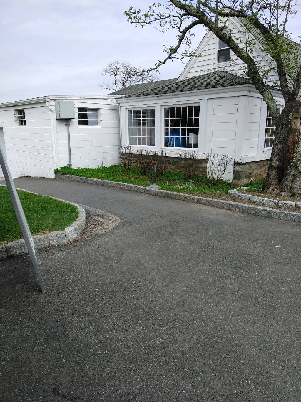 Saxon Woods Grill | restaurant | 315 Mamaroneck Rd, Scarsdale, NY 10583, USA | 9147130498 OR +1 914-713-0498