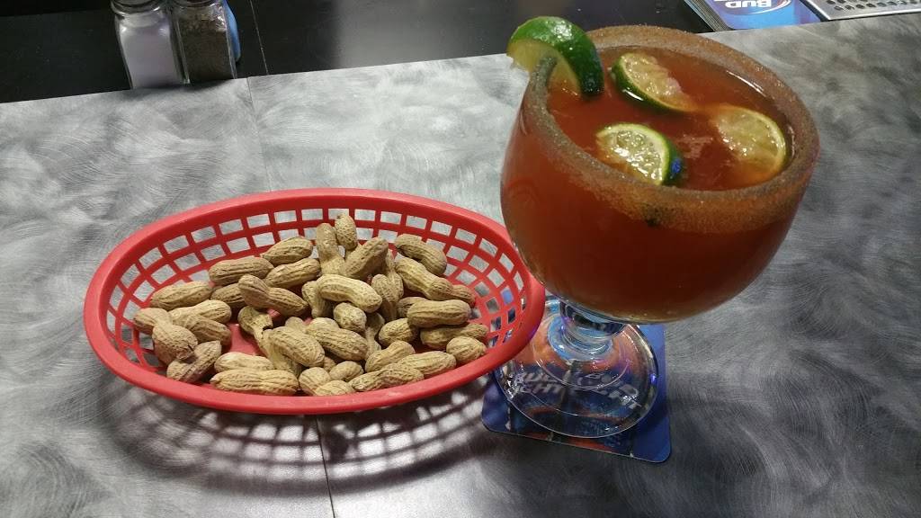 Schooners Burgers N Beer | restaurant | 1280 E Washington St # 4, Colton, CA 92324, USA | 9097775049 OR +1 909-777-5049