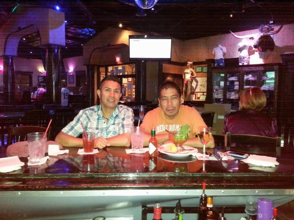 Stratos | night club | 2907 W Northwest Hwy, Dallas, TX 75220, USA | 2143523321 OR +1 214-352-3321