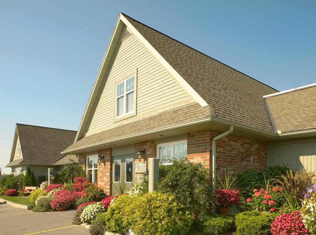 At the Crossroads Family Restaurant Ltd | restaurant | 384 Arthur St S, Elmira, ON N3B 2P6, Canada | 5196698117 OR +1 519-669-8117