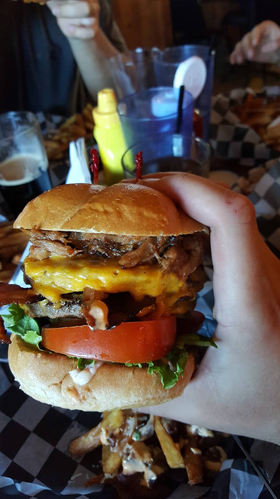 Stonehouse Tavern & Eatery | restaurant | 33071 Auberry Rd, Auberry, CA 93602, USA | 5598554800 OR +1 559-855-4800