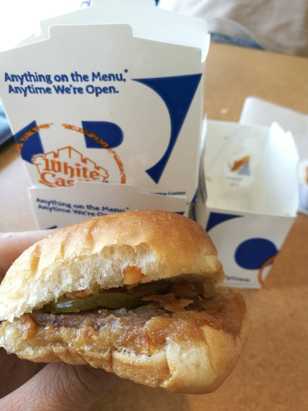 White Castle | restaurant | 1141 N Green Mt Rd, Belleville, IL 62221, USA | 6186220627 OR +1 618-622-0627