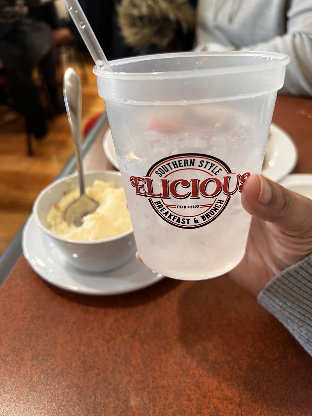 Elicious Southern Style Breakfast and Brunch | restaurant | 500 S Florissant Rd, Ferguson, MO 63135, USA | 3143956054 OR +1 314-395-6054