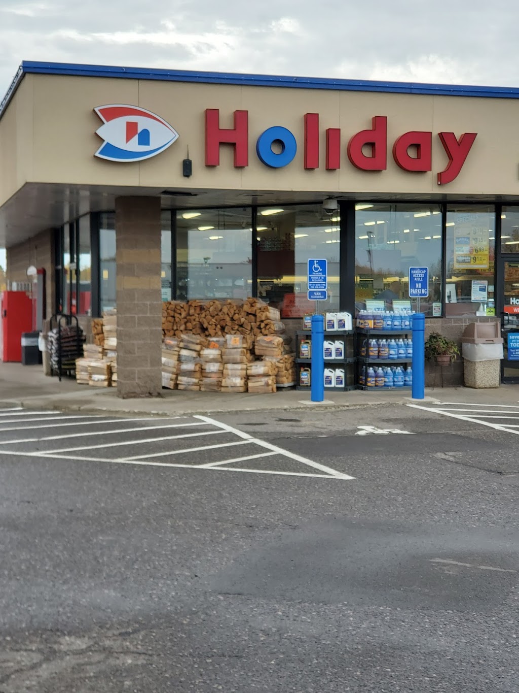 Holiday Stationstores | cafe | 1550 W 4th St, Rush City, MN 55069, USA | 3203584997 OR +1 320-358-4997