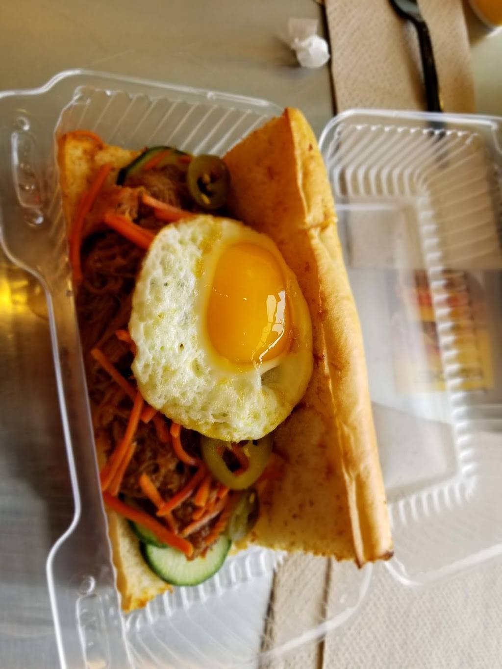 Which Wich Superior Sandwiches | restaurant | 5330 Cedar Lake Rd S Suite 500, St Louis Park, MN 55416, USA | 9524019424 OR +1 952-401-9424