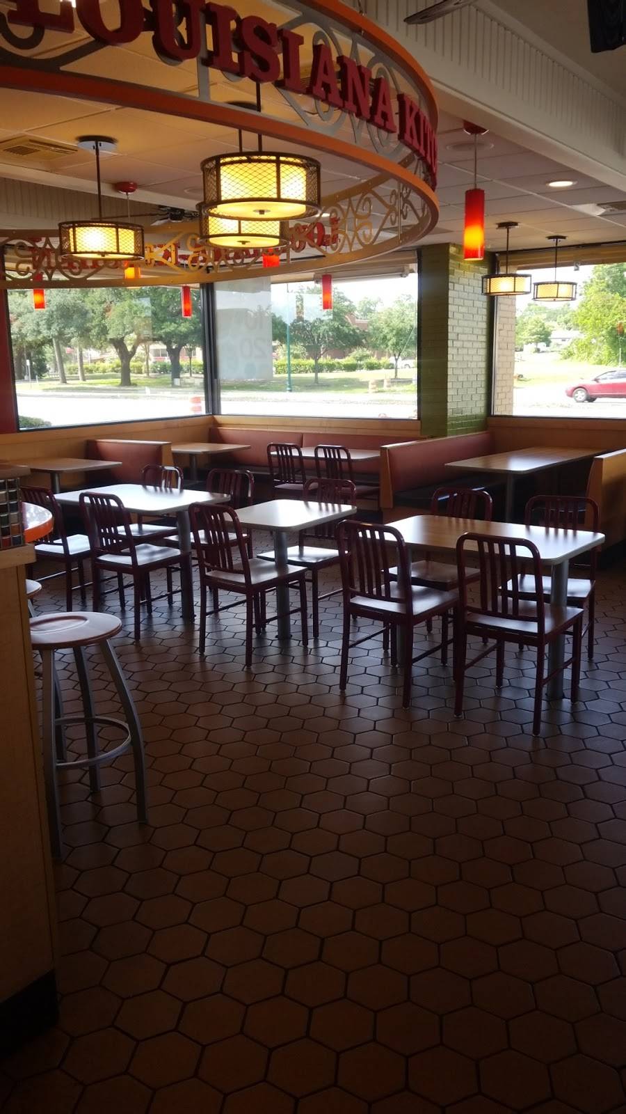 Popeyes Louisiana Kitchen | restaurant | 905 1/2 W Davis St, Conroe, TX 77301, USA | 9365392188 OR +1 936-539-2188