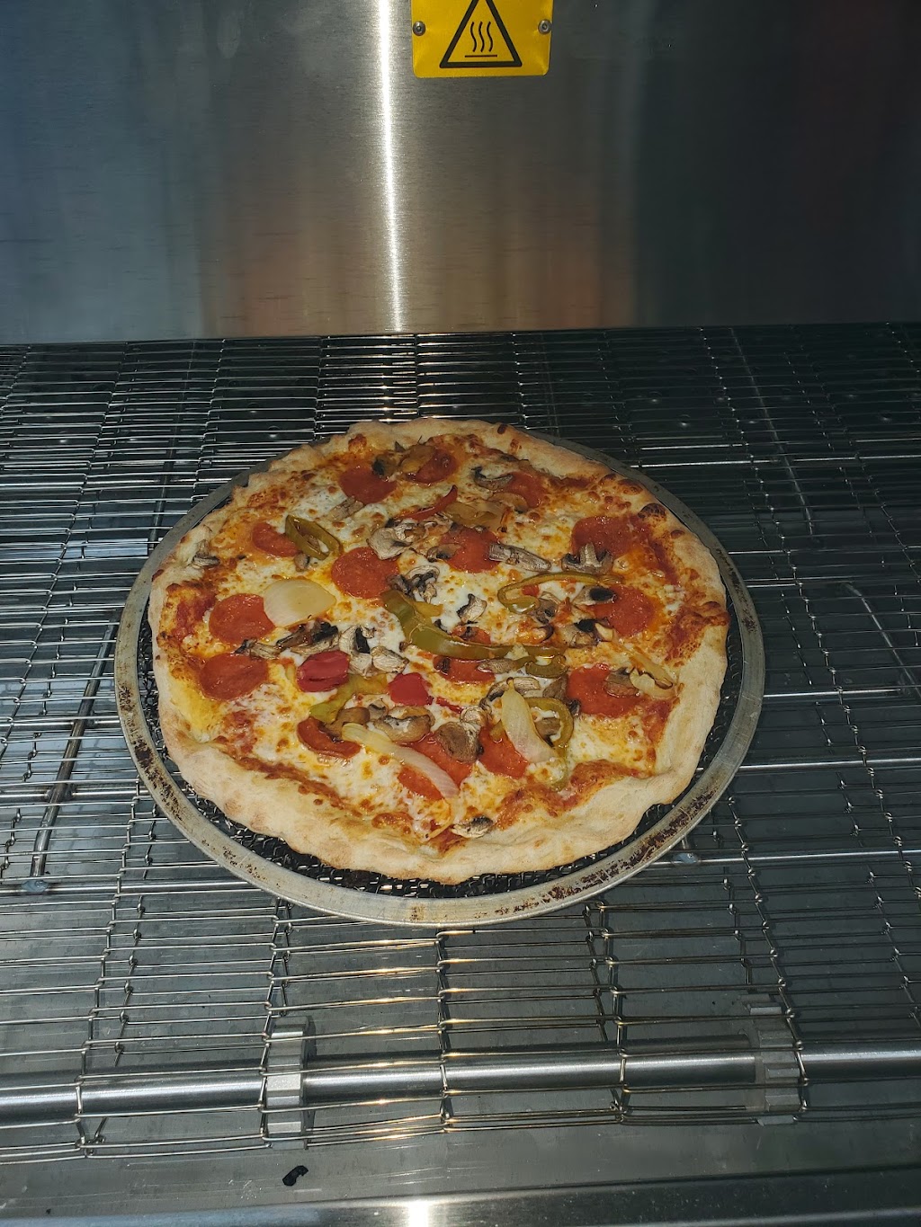 Five points pizzeria | meal takeaway | 7205 state route 22, Greensburg, PA 15601, USA | 7246685412 OR +1 724-668-5412