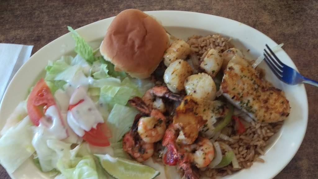 El Sinaloense Seafood & Bar | restaurant | 1711 Garth Rd, Baytown, TX 77520, USA | 8329264026 OR +1 832-926-4026