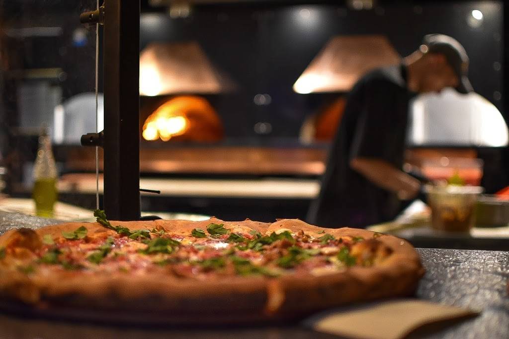 Avicollis Coal Fire | restaurant | 104 Limestone Plaza, Fayetteville, NY 13066, USA | 3156375800 OR +1 315-637-5800