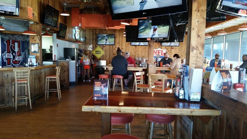 Hooters | restaurant | 19053 I-45, Conroe, TX 77385, USA | 9363219466 OR +1 936-321-9466
