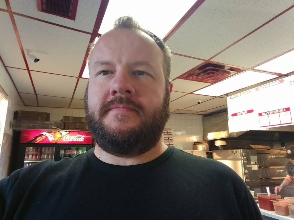 Bulls Eye Pizza | restaurant | 979 Front Rd, Windsor, ON N9J 2A5, Canada | 5197341221 OR +1 519-734-1221