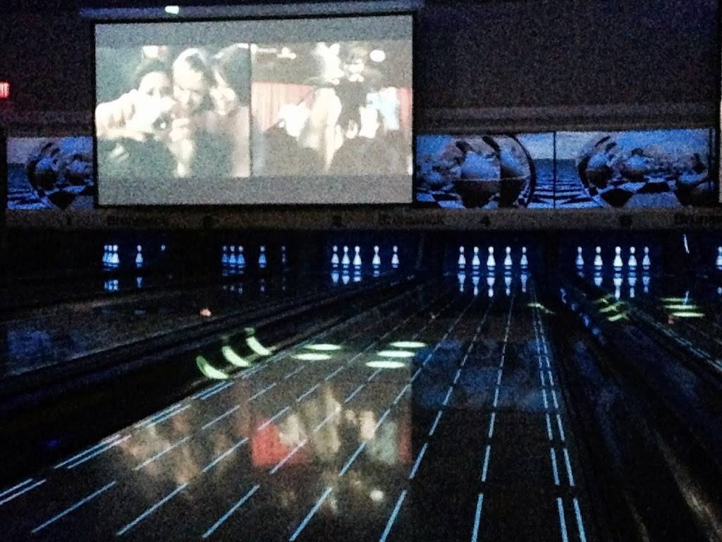 Elmira Bowl | restaurant | 15 First St E, Elmira, ON N3B 2E6, Canada | 5196692833 OR +1 519-669-2833