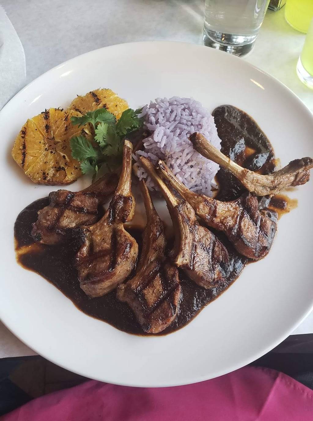 XOchimilco Mexican Restaurant | restaurant | 2030 W Montrose Ave, Chicago, IL 60618, USA | 7736611534 OR +1 773-661-1534