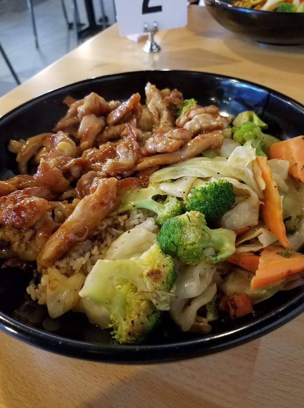 Ginger Wasabi Sushi + Grill | restaurant | 103 W Maxwell St, Lexington, KY 40508, USA | 8592252264 OR +1 859-225-2264