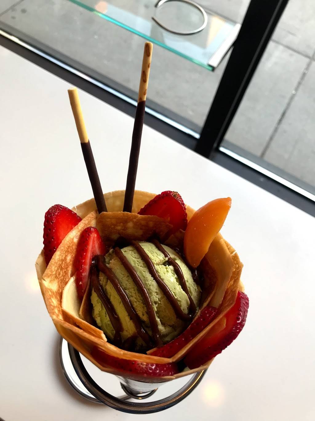 Aha Crepe | restaurant | 2435 N Clark St, Chicago, IL 60614, USA | 7738834766 OR +1 773-883-4766