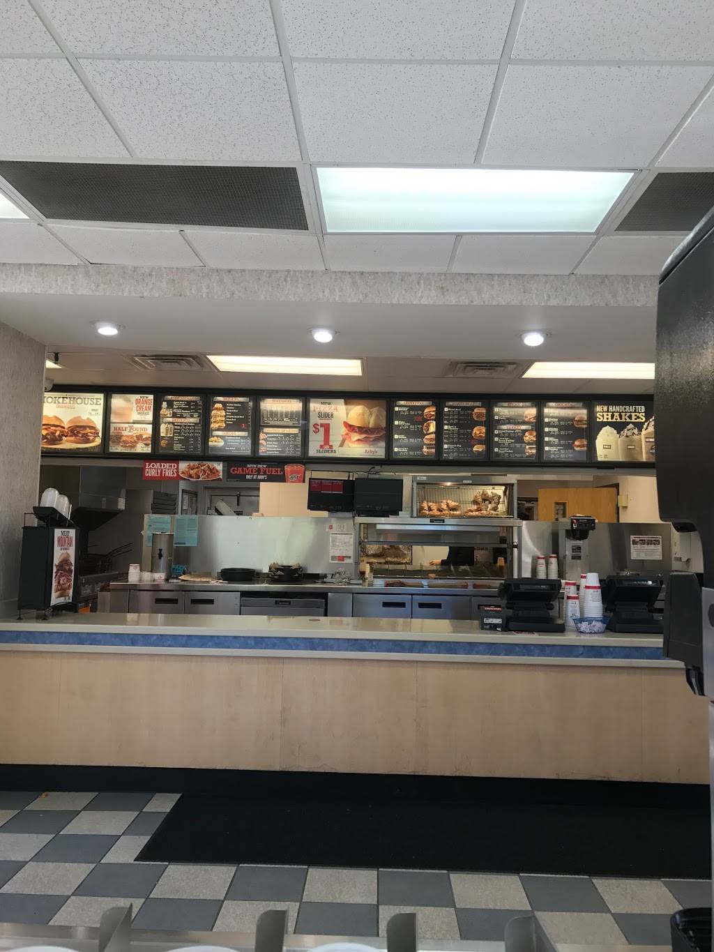 Arbys | restaurant | 438 W Mitchell St, Petoskey, MI 49770, USA | 2313473351 OR +1 231-347-3351