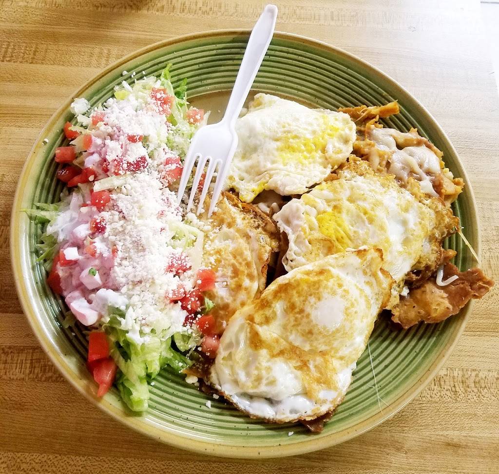 Mis Tres Reynas ahora. la POBLANITA | restaurant | 1983 Lombardy Village Rd, Lumber Bridge, NC 28357, USA | 9103598040 OR +1 910-359-8040