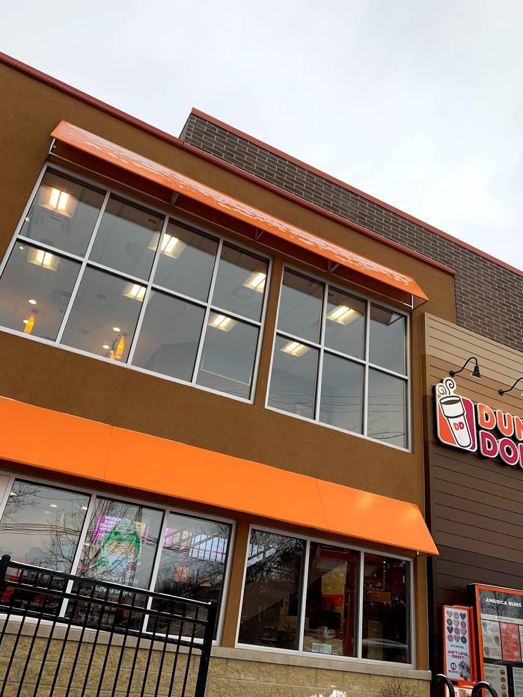 Dunkin Donuts | restaurant | 1996 2nd St, Highland Park, IL 60035, USA | 8477488931 OR +1 847-748-8931