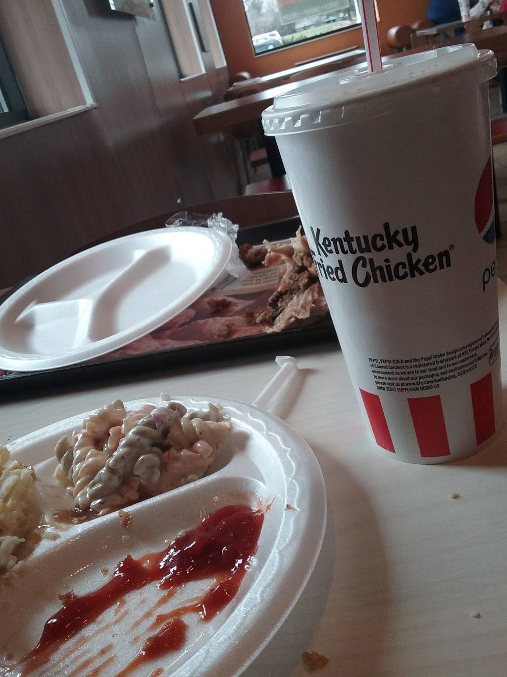 KFC | restaurant | 1500 S Park Ave, Herrin, IL 62948, USA | 6189426804 OR +1 618-942-6804