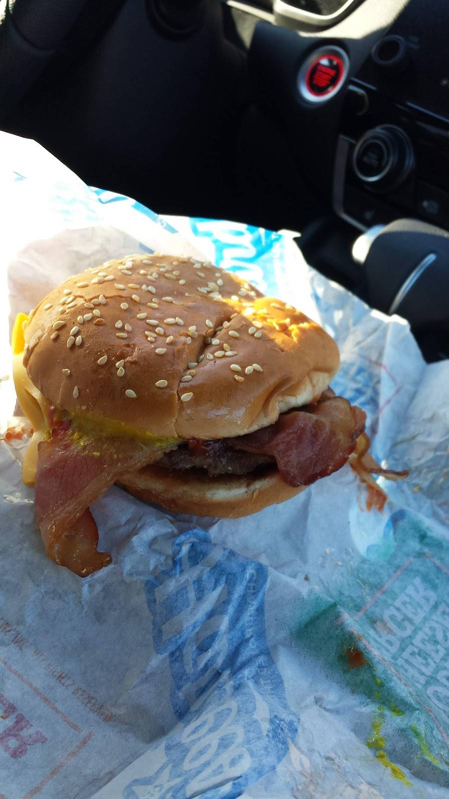 Hardees | restaurant | 1910 E Capitol Dr, Appleton, WI 54911, USA | 9207392844 OR +1 920-739-2844