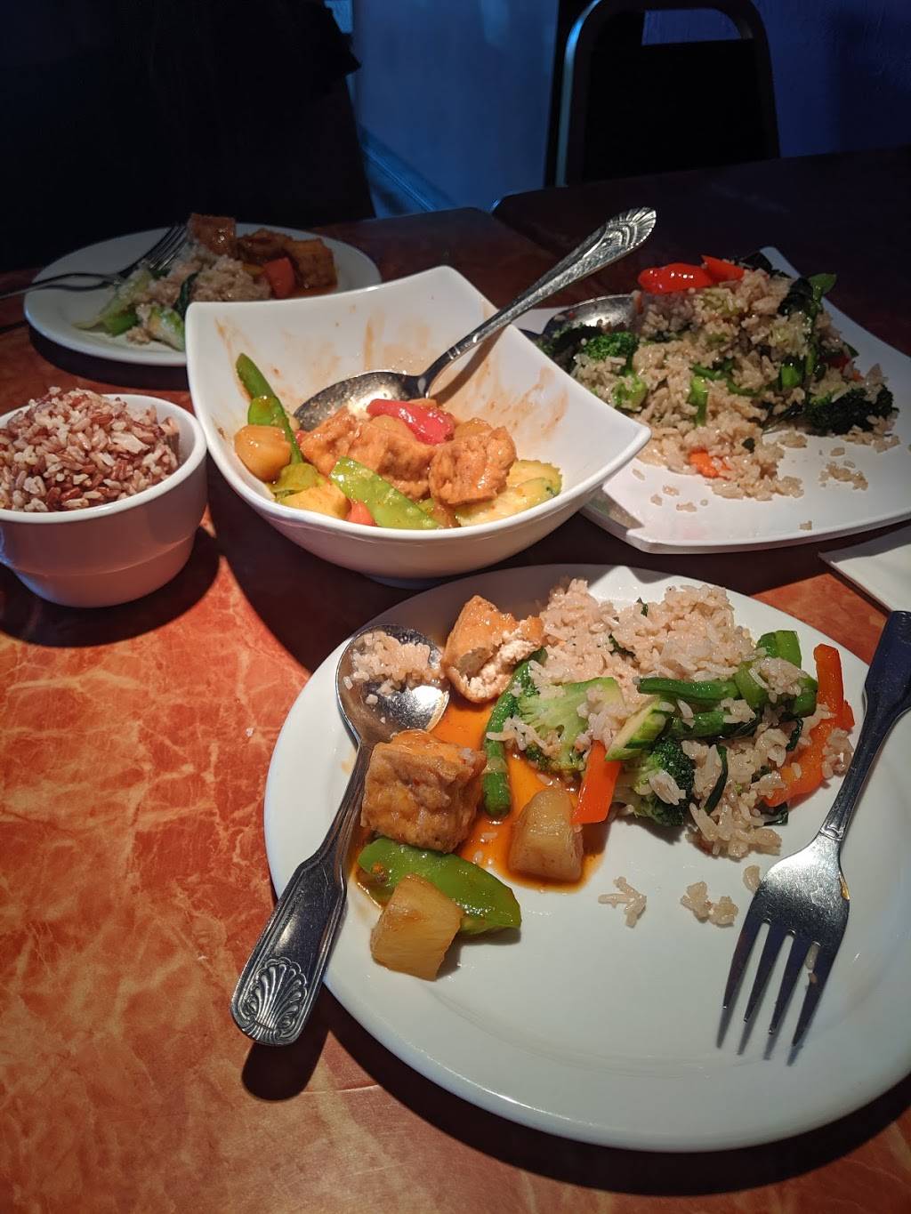 Iyara Thai Cuisine | restaurant | 16421 Cleveland St, Redmond, WA 98052, USA | 4258853043 OR +1 425-885-3043