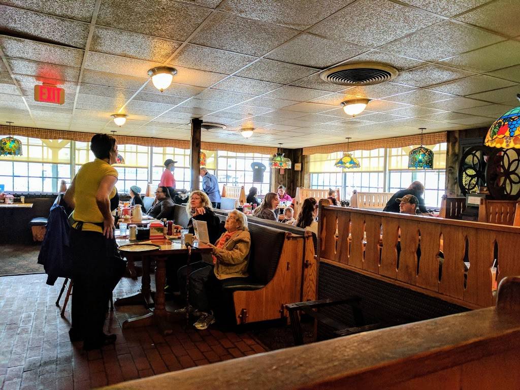 Aunt Sarahs Pancake House | restaurant | 4205 W Broad St, Richmond, VA 23230, USA | 8043588812 OR +1 804-358-8812