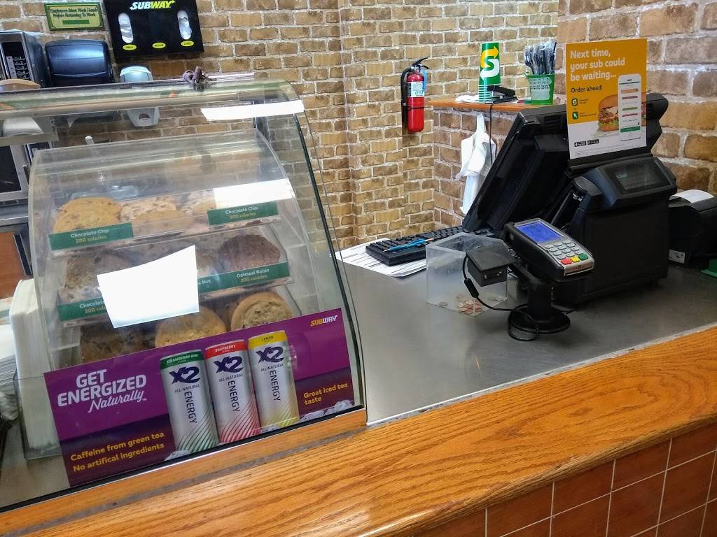 Subway Restaurants | restaurant | 9900 Greenbelt Rd, Lanham, MD 20706, USA | 3015520144 OR +1 301-552-0144