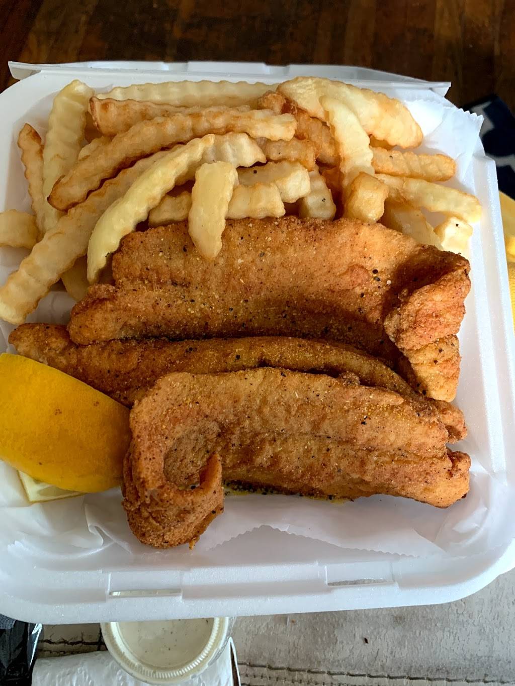 American Wings & Seafood | restaurant | 1145 Ralph David Abernathy Blvd, Atlanta, GA 30310, USA | 4047580077 OR +1 404-758-0077