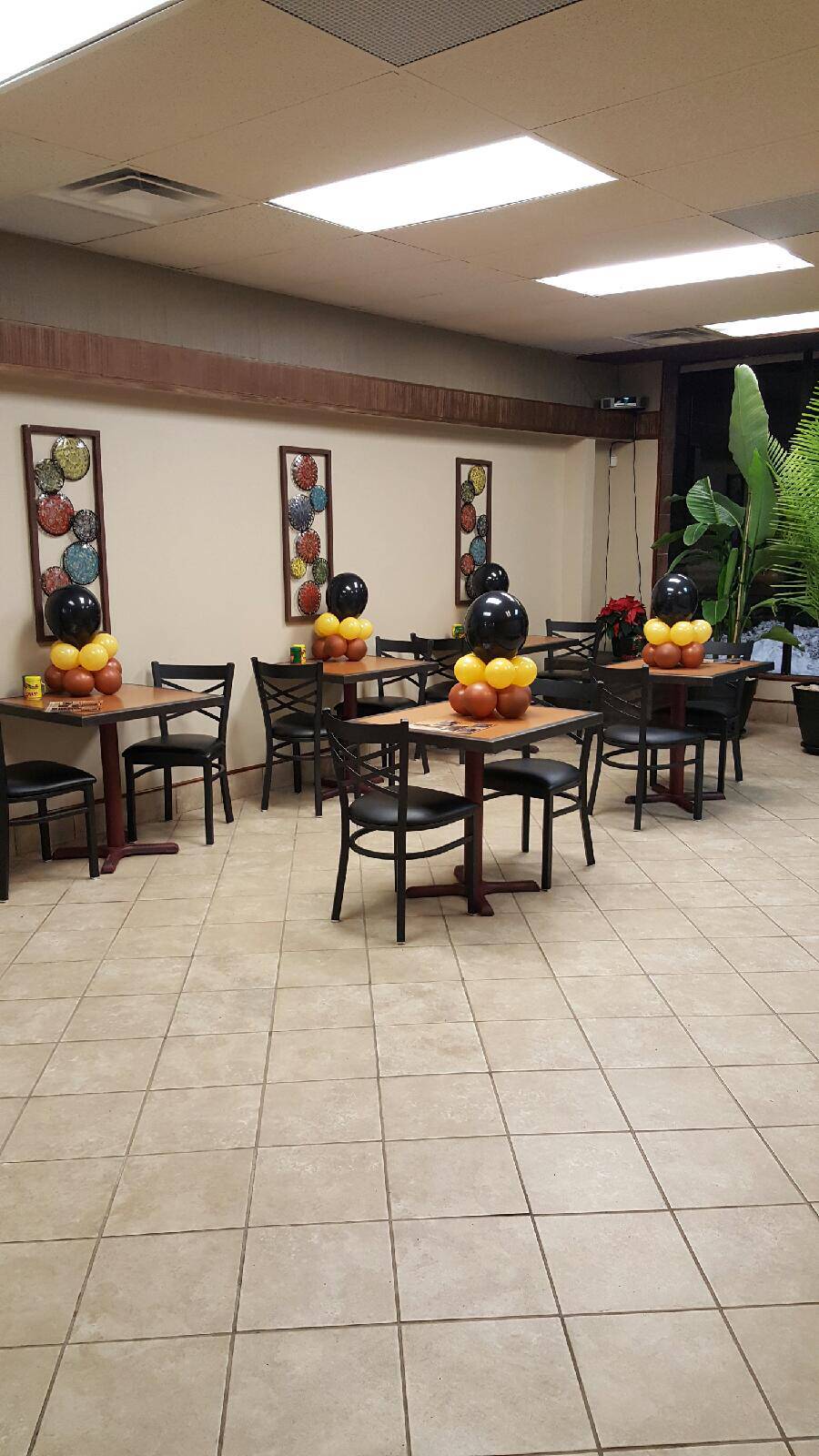 Honeys | restaurant | 20342 Grand River Ave, Detroit, MI 48219, USA | 3133266060 OR +1 313-326-6060