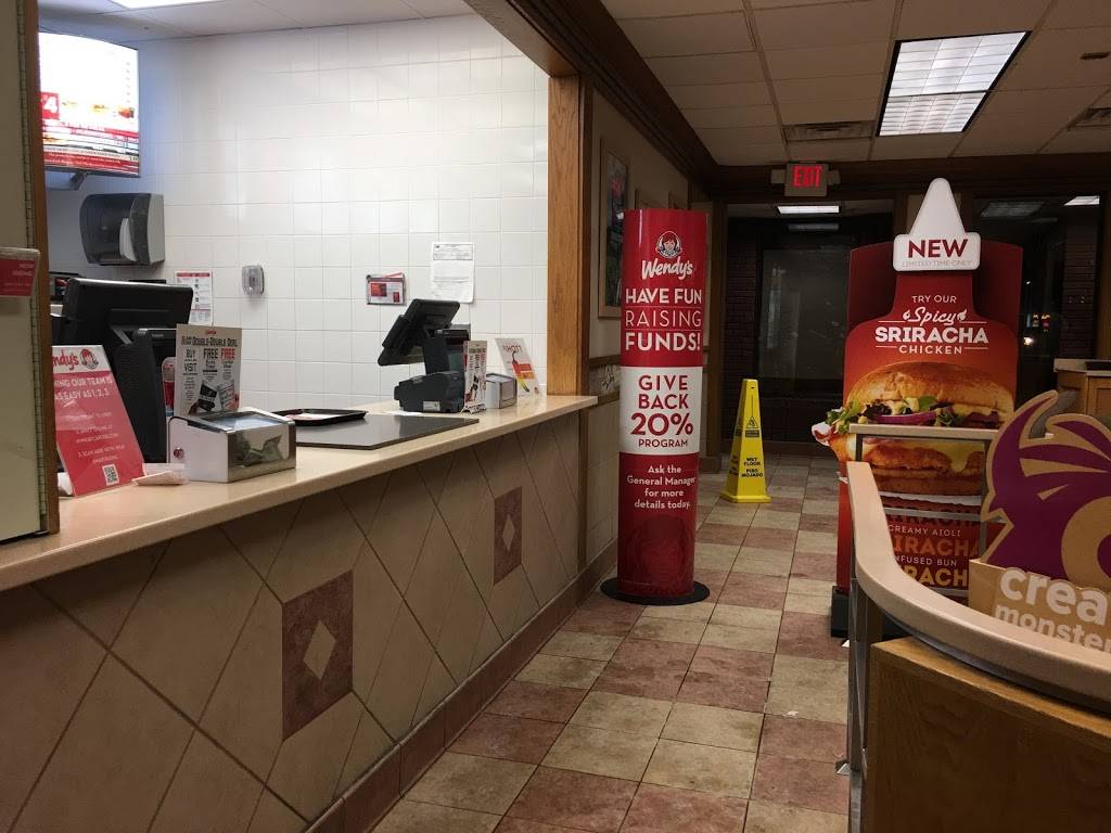 Wendys | restaurant | N96W17600 County Line Rd, Colgate, WI 53017, USA | 2622551315 OR +1 262-255-1315