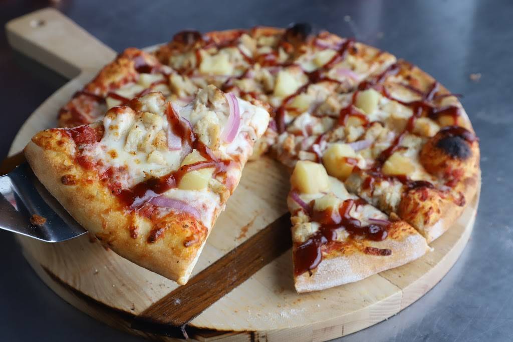 PizzaFiend | restaurant | 3981 Center Point Rd NE, Cedar Rapids, IA 52402, USA | 3192004488 OR +1 319-200-4488