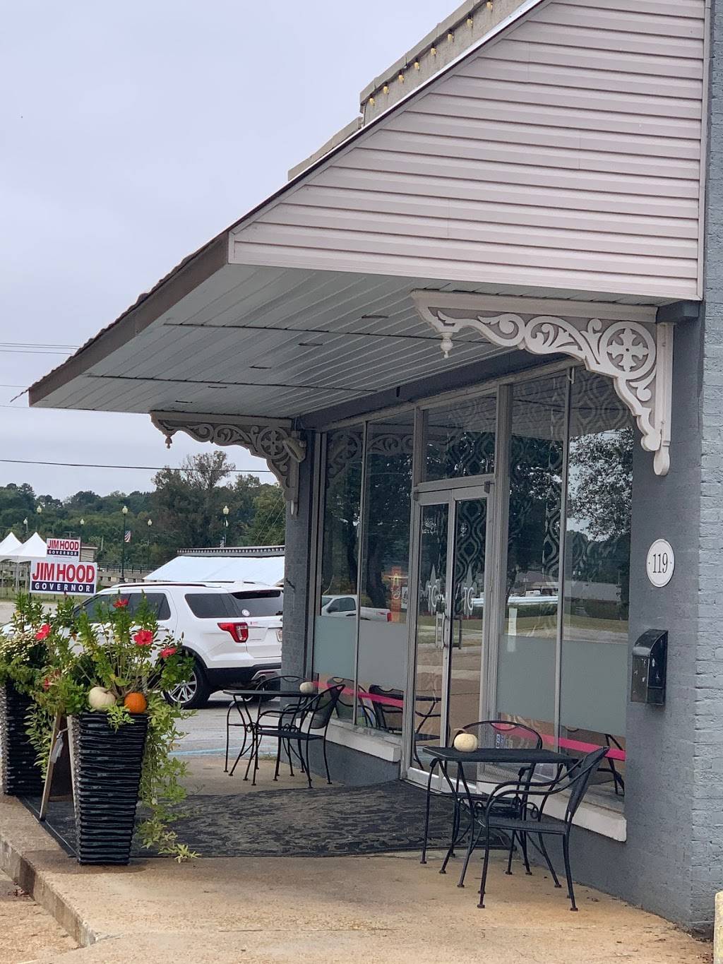 Tallahatchie Gourmet | restaurant | 119 W Main St, New Albany, MS 38652, USA | 6625343250 OR +1 662-534-3250