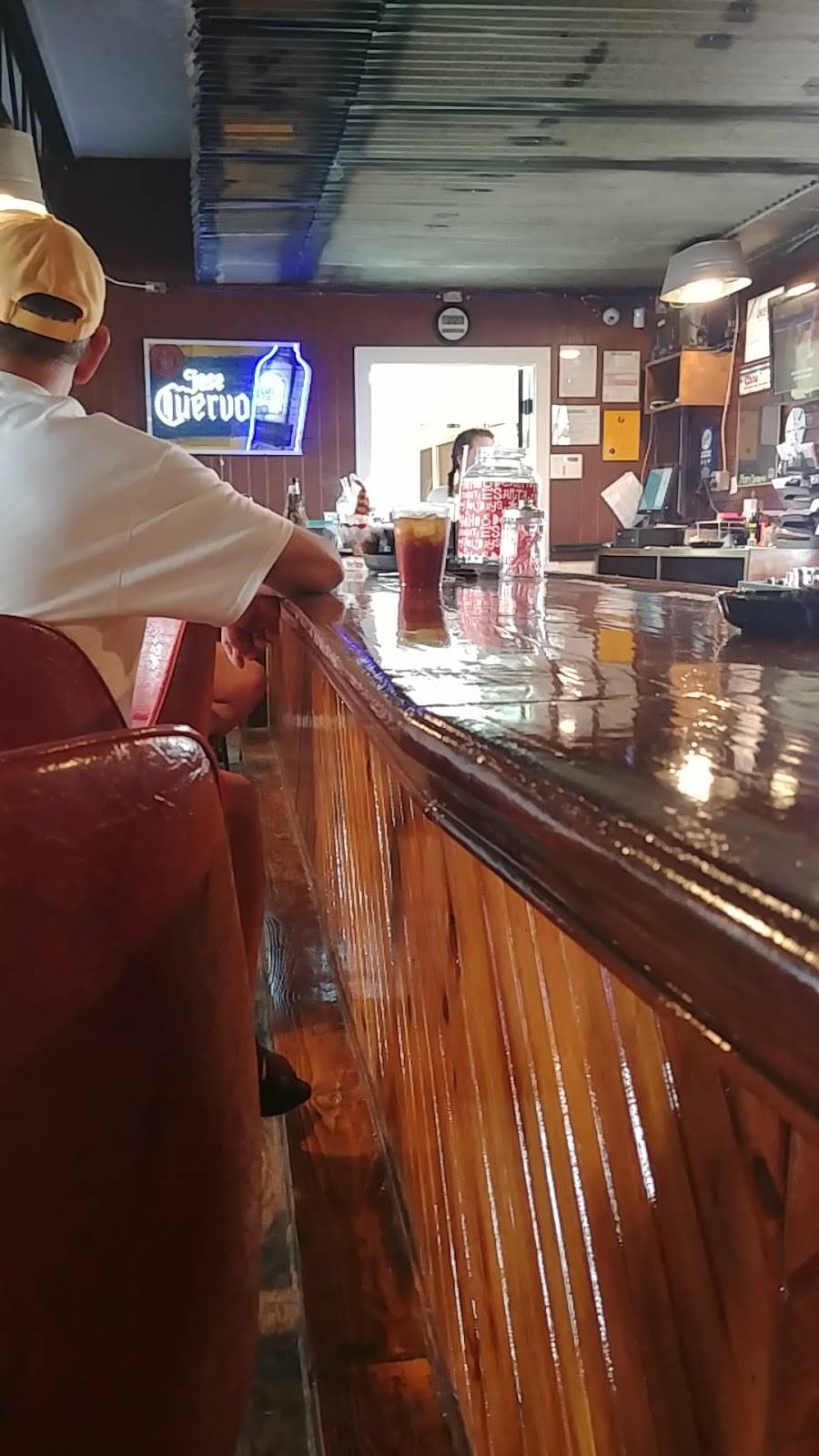 The Oaks Bar, Grill and Campground | night club | 12410 Stewart Rd, Galveston, TX 77554, USA | 4094435588 OR +1 409-443-5588