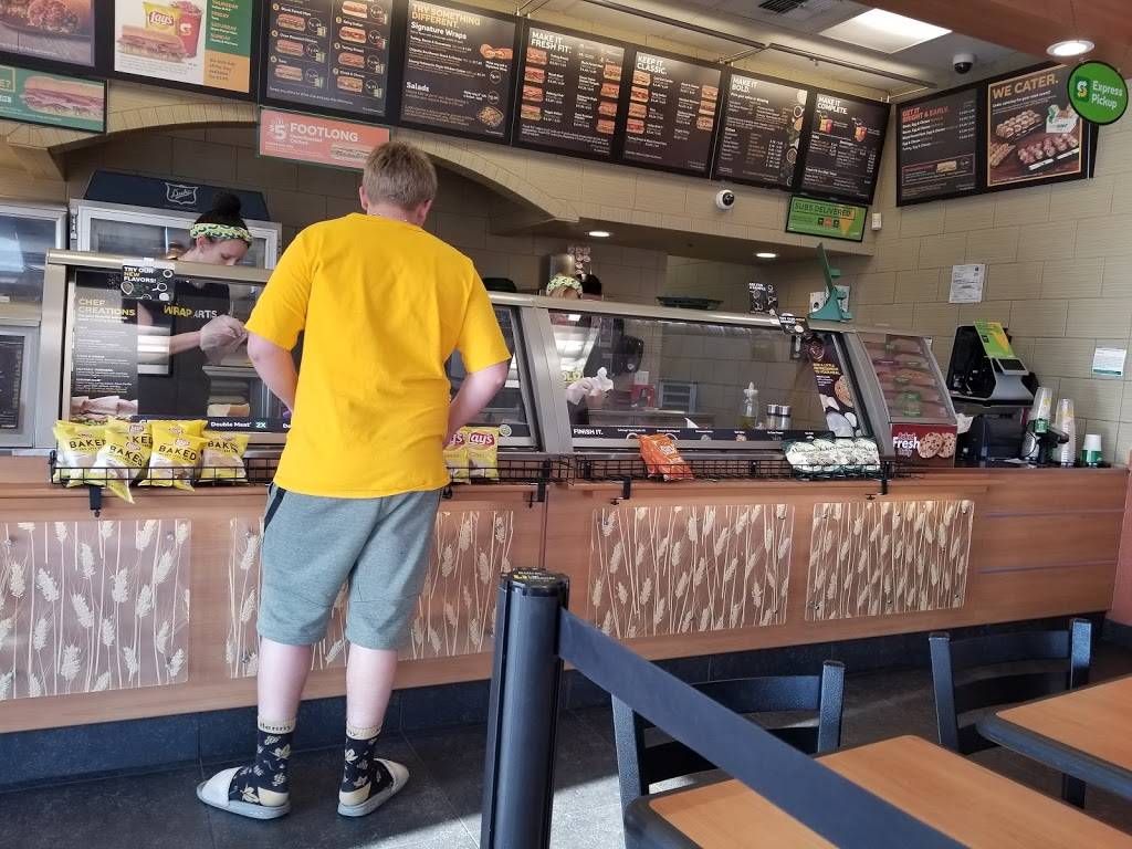 Subway | restaurant | 11120 Stockdale Hwy, Bakersfield, CA 93311, USA | 6618580271 OR +1 661-858-0271