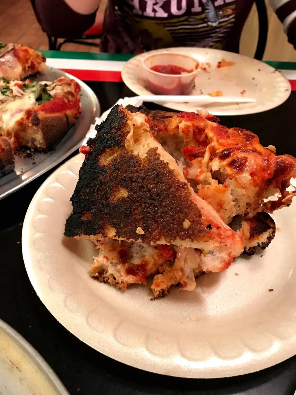 Leonardos Pizza | restaurant | 11051 N Port Washington Rd, Mequon, WI 53092, USA | 2622418557 OR +1 262-241-8557