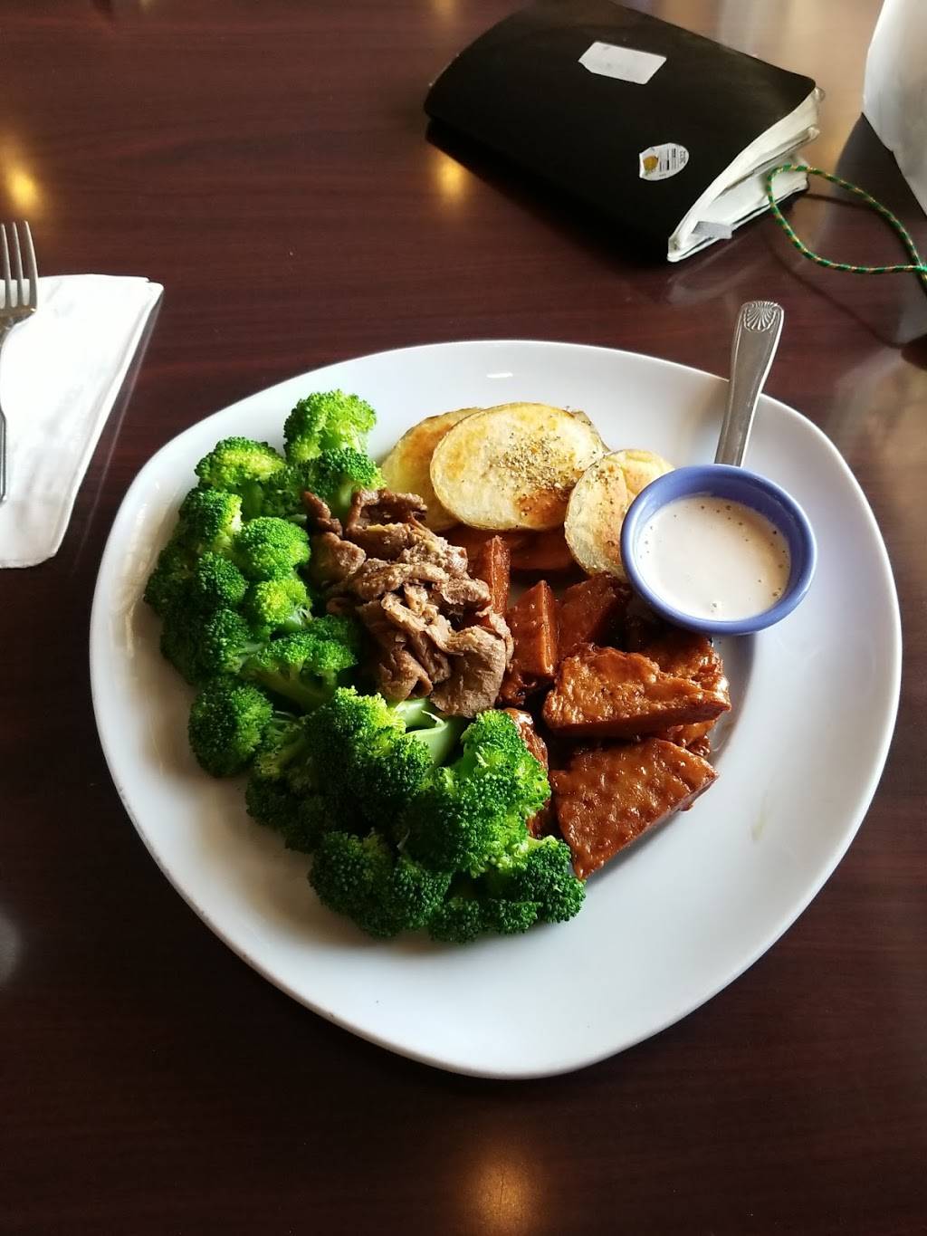 Green Leaves Vegan | restaurant | 4442, 1769 Hillhurst Ave, Los Angeles, CA 90027, USA | 3236642345 OR +1 323-664-2345