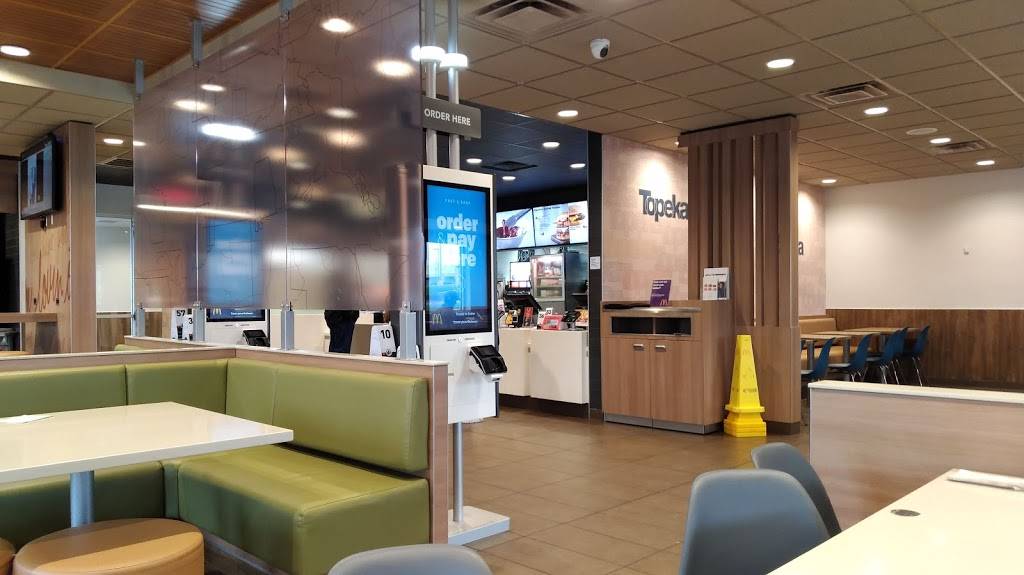 McDonalds | cafe | 1640 SW Wanamaker Rd, Topeka, KS 66604, USA | 7852721955 OR +1 785-272-1955