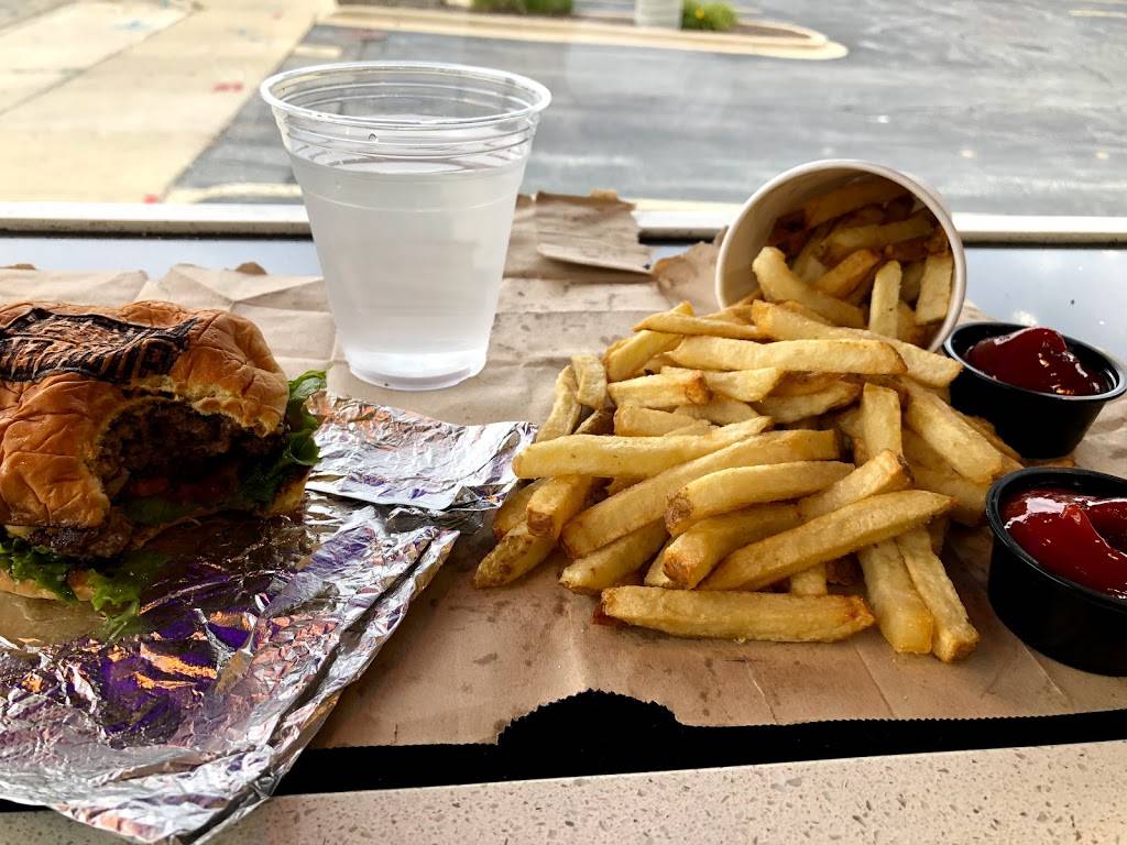 Bumper 2 Burger | restaurant | 715 S Main St, Lombard, IL 60148, USA | 6306138911 OR +1 630-613-8911