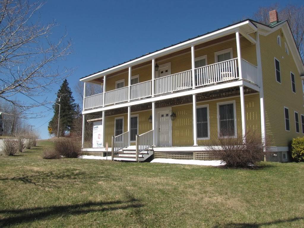 Phoenix House 1835 LLC | restaurant | 7 Potato Hill Rd, Enosburg Falls, VT 05450, USA | 8029338400 OR +1 802-933-8400