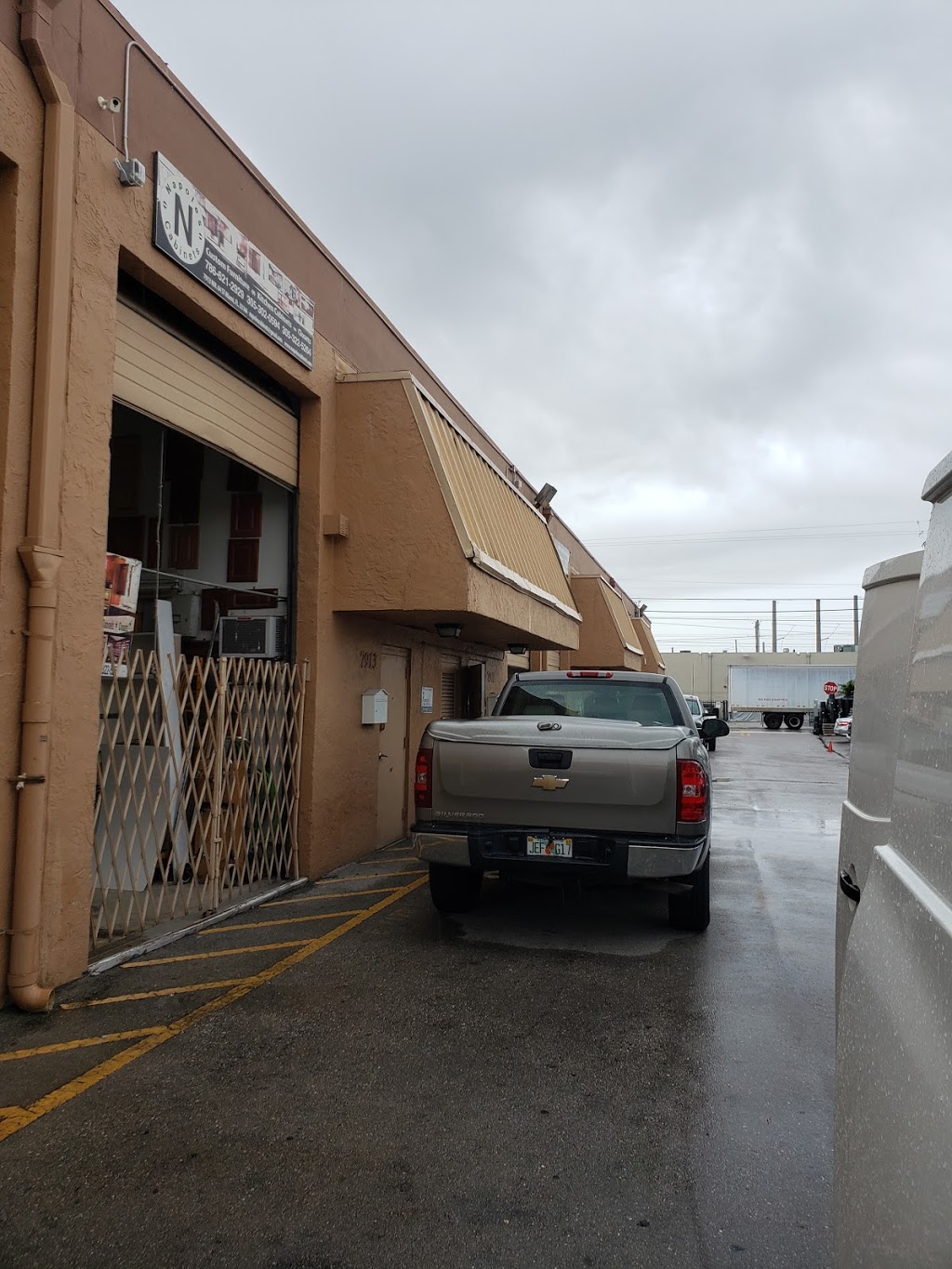 Bulies Cafe | restaurant | 7903 NW 64th St, Doral, FL 33178, USA | 3055132654 OR +1 305-513-2654