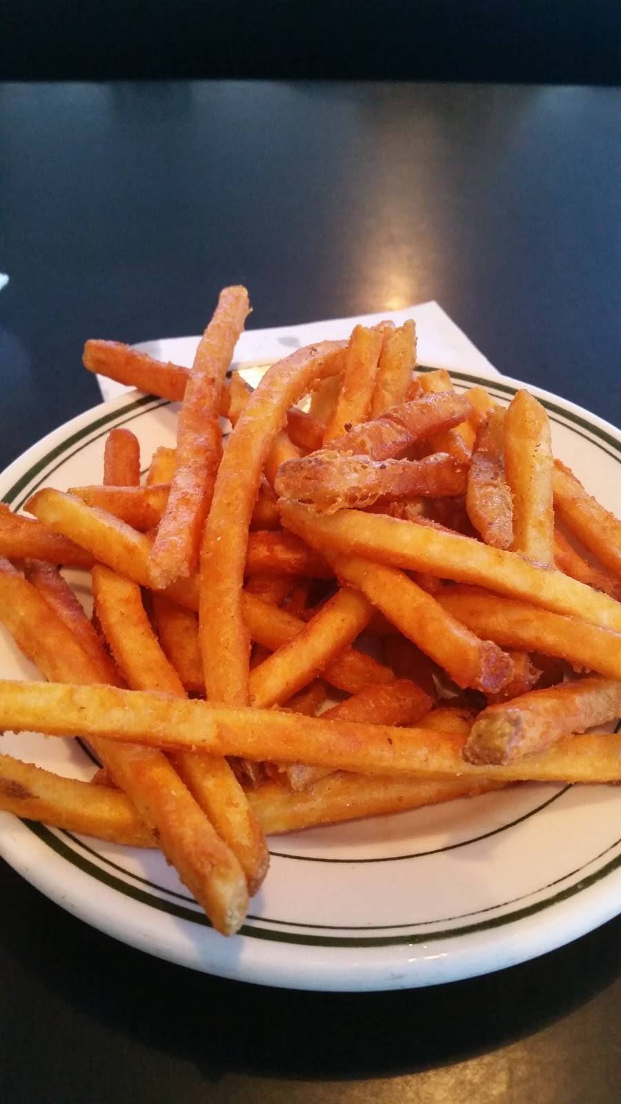 The HIH Burger | restaurant | 413 S 4th St, Murray, KY 42071, USA | 2707531151 OR +1 270-753-1151