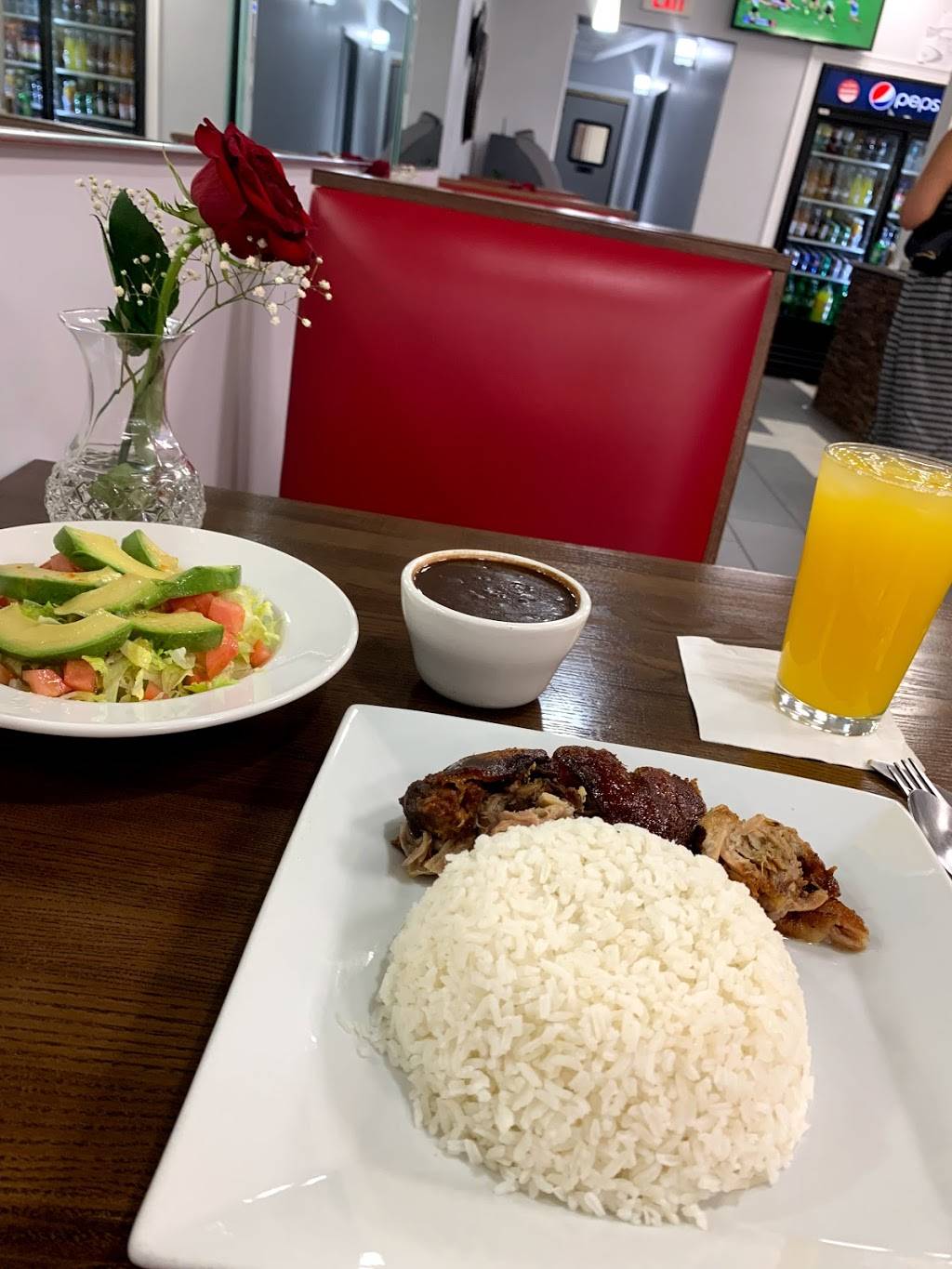 Hola Restaurant | restaurant | 455 Belmont Ave, Springfield, MA 01108, USA | 4132731394 OR +1 413-273-1394