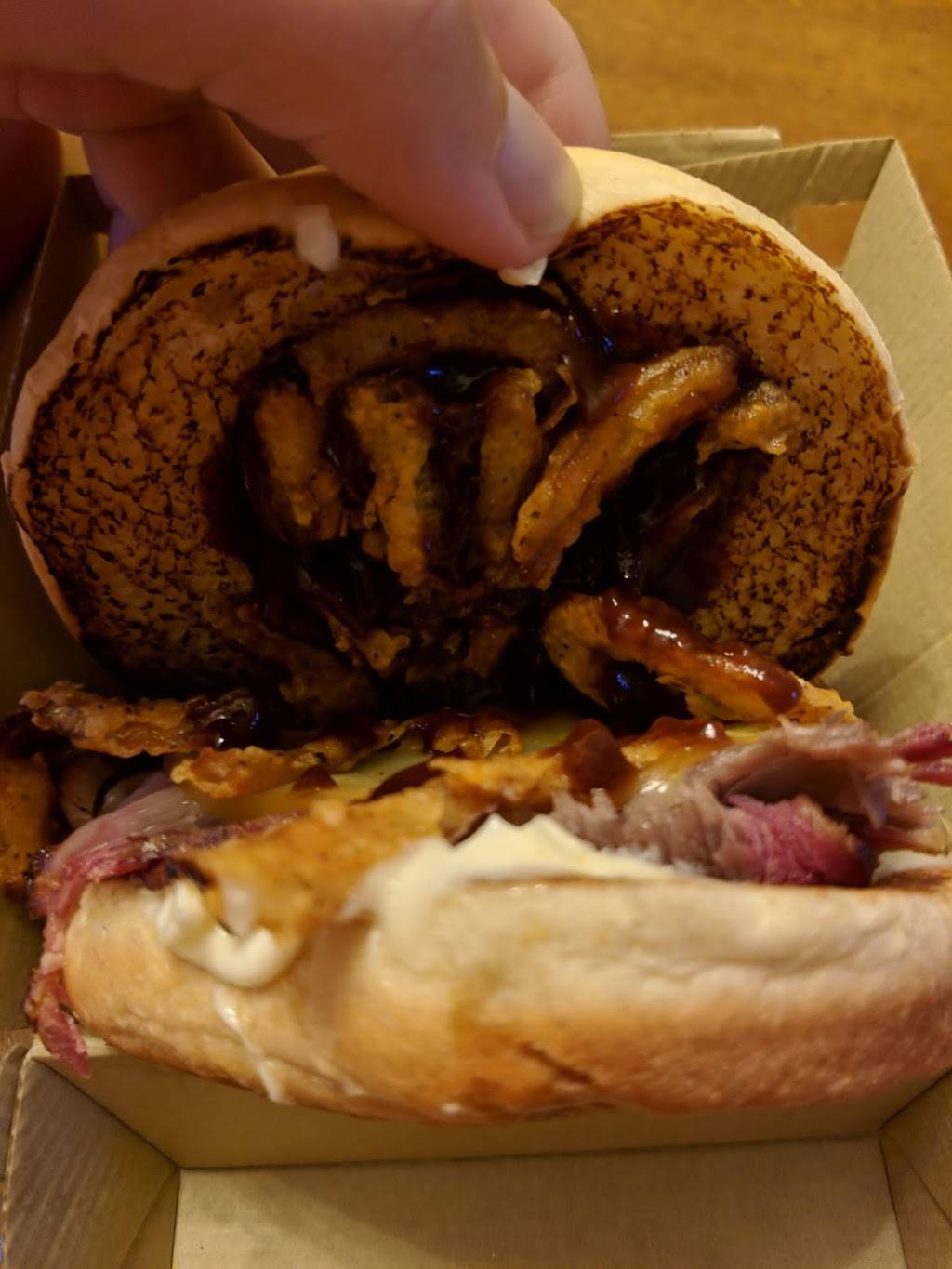 Arbys | restaurant | 1546 Vierling Dr E, Shakopee, MN 55379, USA | 9524036677 OR +1 952-403-6677