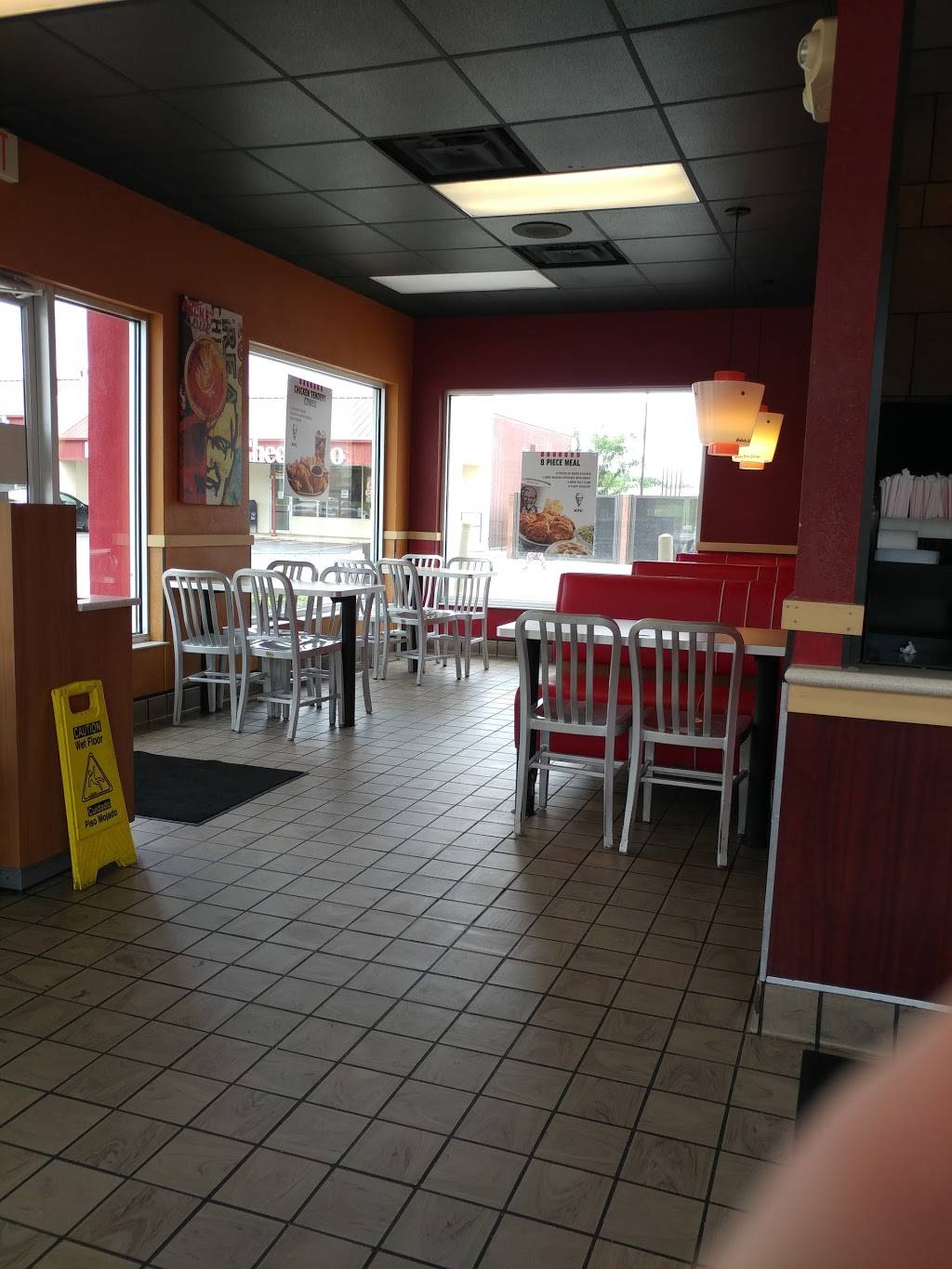 KFC | restaurant | 4926 S Union Ave, Tulsa, OK 74107, USA | 9184467309 OR +1 918-446-7309