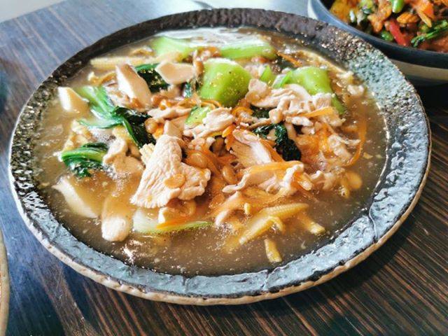 BuaBua Thai | restaurant | 1677 Bayview Ave, East York, ON M4G 3C1, Canada | 4163228828 OR +1 416-322-8828