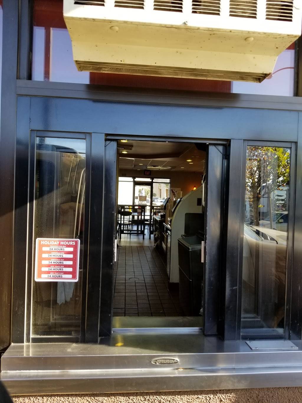 Jack in the Box | restaurant | 33080 Antelope Rd, Murrieta, CA 92563, USA | 9513014101 OR +1 951-301-4101
