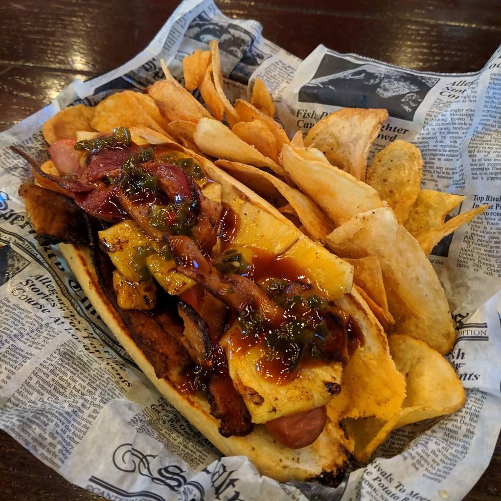 bombdiggity Dogs Burgers & Brew | restaurant | 261 N Mountain Ave, Upland, CA 91786, United States | 9094770495 OR +1 909-477-0495